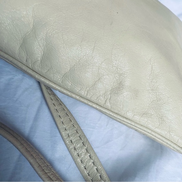 Marc By Marc Jacobs Crossbody Cream Leather Purse Pockets Turnlock Brass - Picture 5 of 15